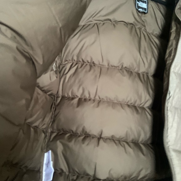 North Face down vest. 700 New condition - Picture 7 of 7